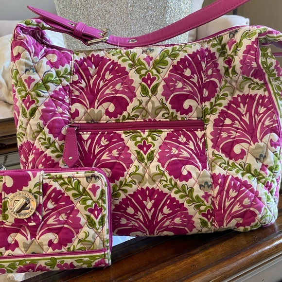 Vera Bradley Handbags - Take BOTH! NEW VERA BRADLEY HANDBAG AND MATCHING WALLET. BEAUTIFUL 🌻🍁🌻🍁